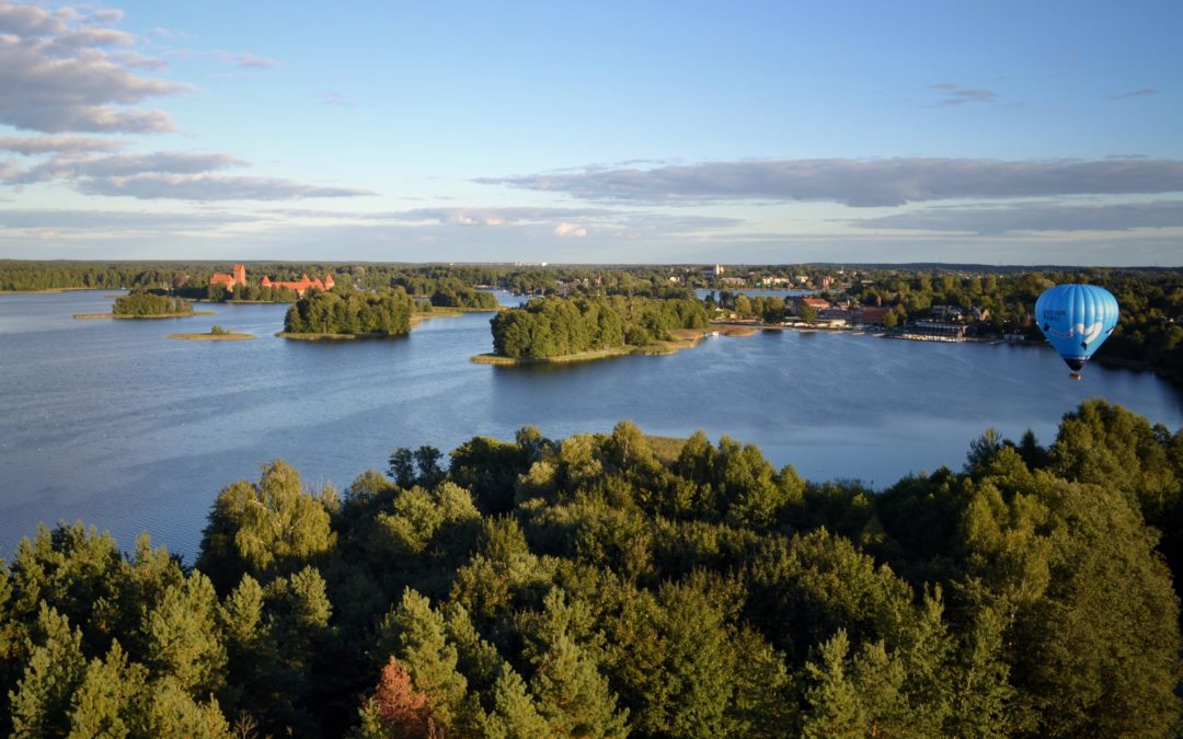 Mit dem Heißluftballon über Trakai: Ballonfahrt in Litauen